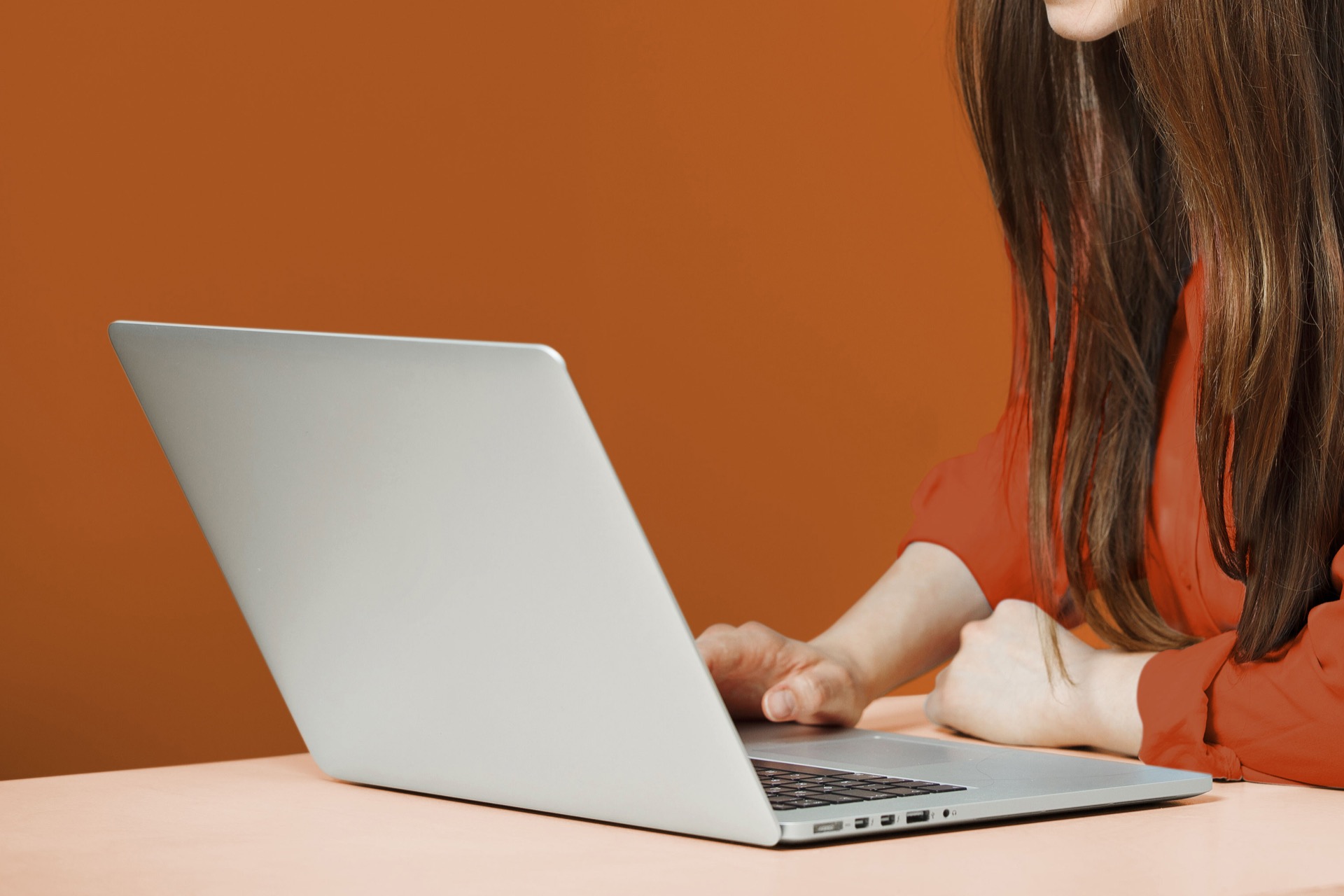 7 Ways Solopreneurs can create healthy boundaries to avoid burnout
